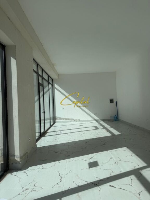SHOP FOR RENT 58 M2 CENTER 1,740 EURO
