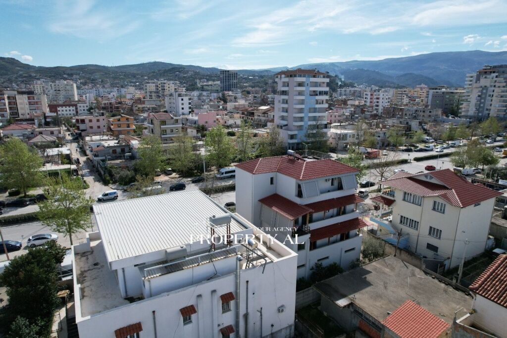 Immobile in Vendita in Via Gjergj Kastrioti, Vlora – Opportunità Ideale di Investimento &amp; Business