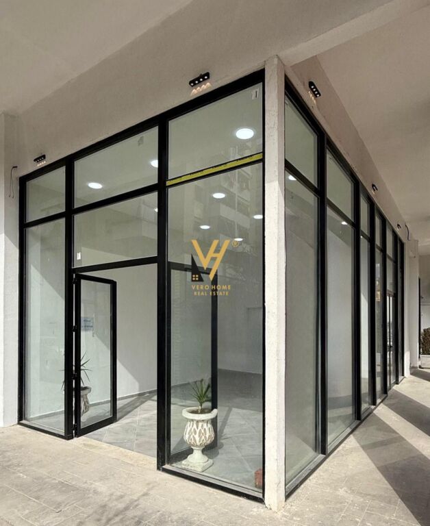LOCALE COMMERCIALE 45 M2 IN AFFITTO A PAZARI I RI 700 EURO