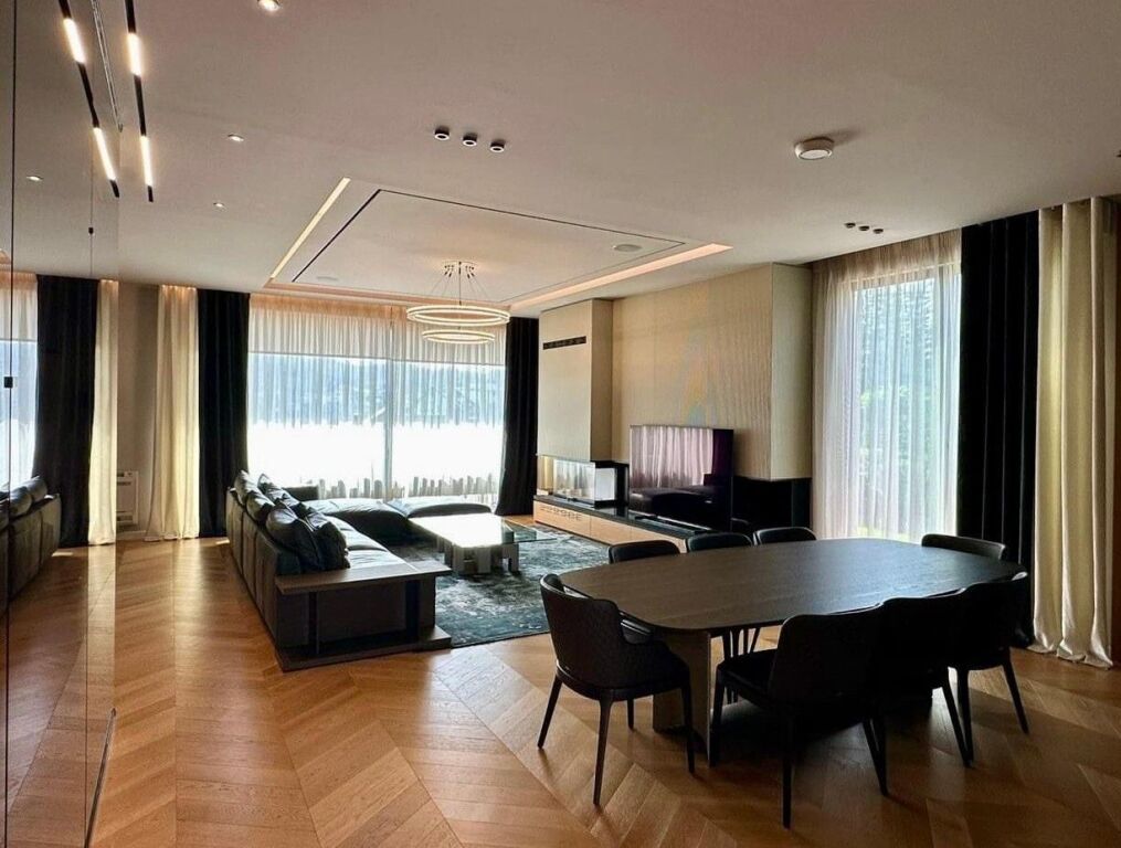 🏡Mandarin Residence – Villa su 3 Piani in Vendita