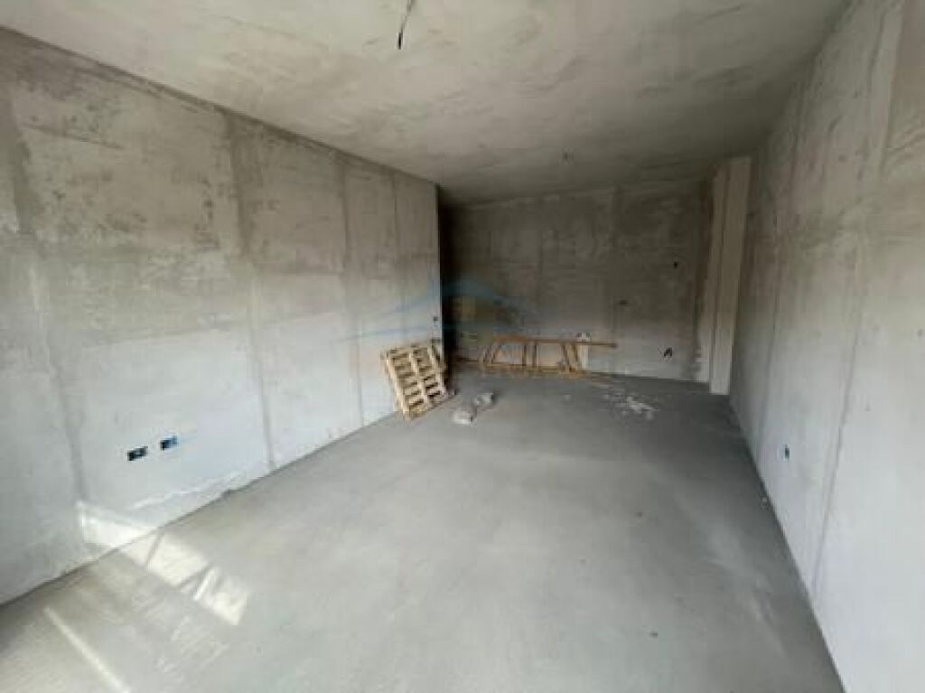 Shitet,Apartament 2+1+2, Paskuqan, Tirane.Empire66640