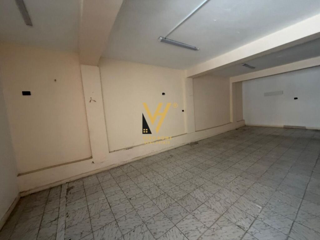 AFFITTASI NEGOZIO 125 M2 A ALI DEM 50.000 LEKE