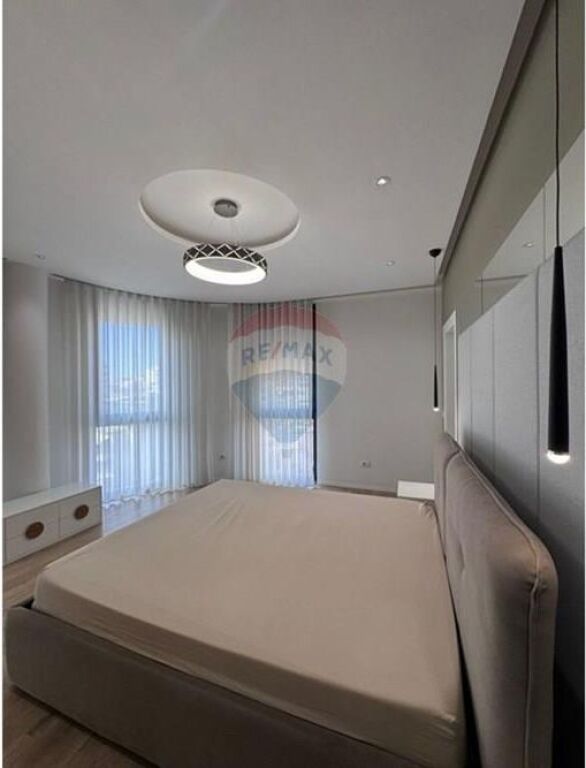 MYSLYM SHYRI, APARTAMENT 2+1+2 PER QIRA