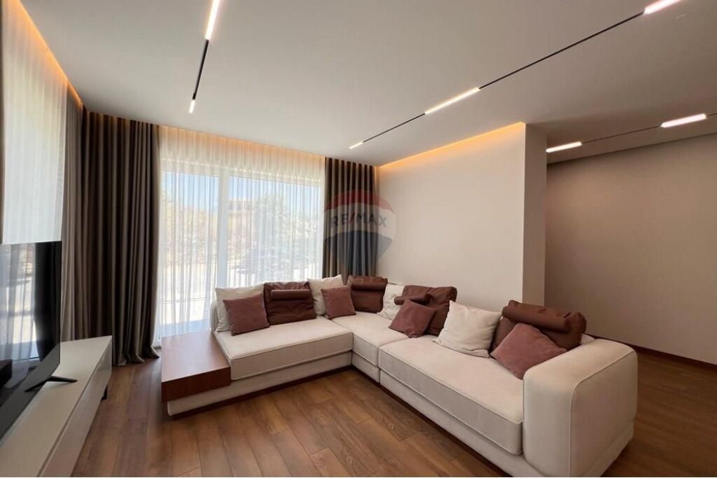 Villa - In Affitto - Vilat Forest, Tirana