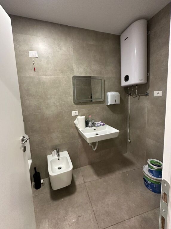 📌 Ambient zyre me qira te Lake View
