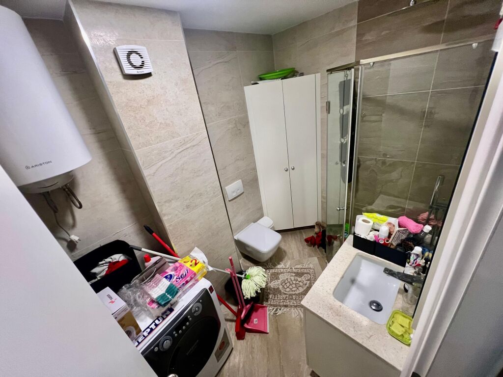 APARTAMENT ME QIRA 2+1+2 me 2 poste parkimi , LIQENI I THATE