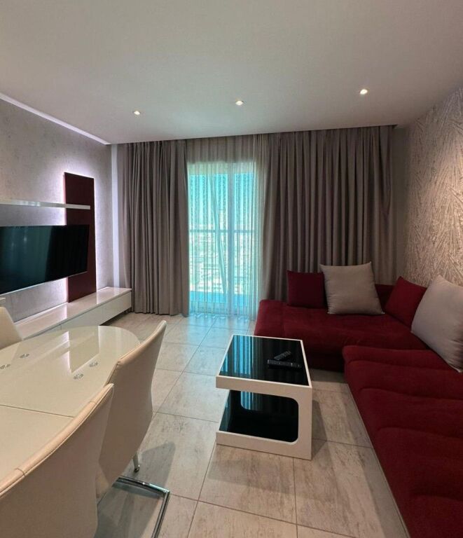 Jepet me qera apartament 2+1 tek Ambasador 3 + Gaderob