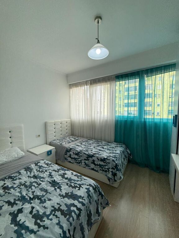 Jepet me qera apartament 2+1 tek Bulevardi i Ri
