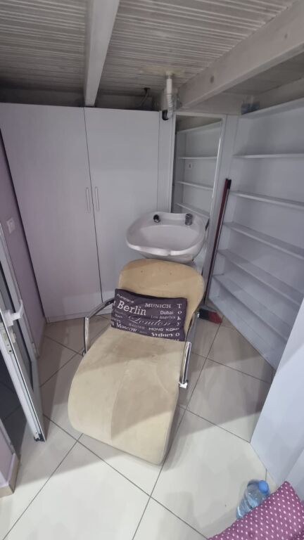 Locale commerciale in affitto Piano 0, 35 m² duplex, 500 € ad Astir
