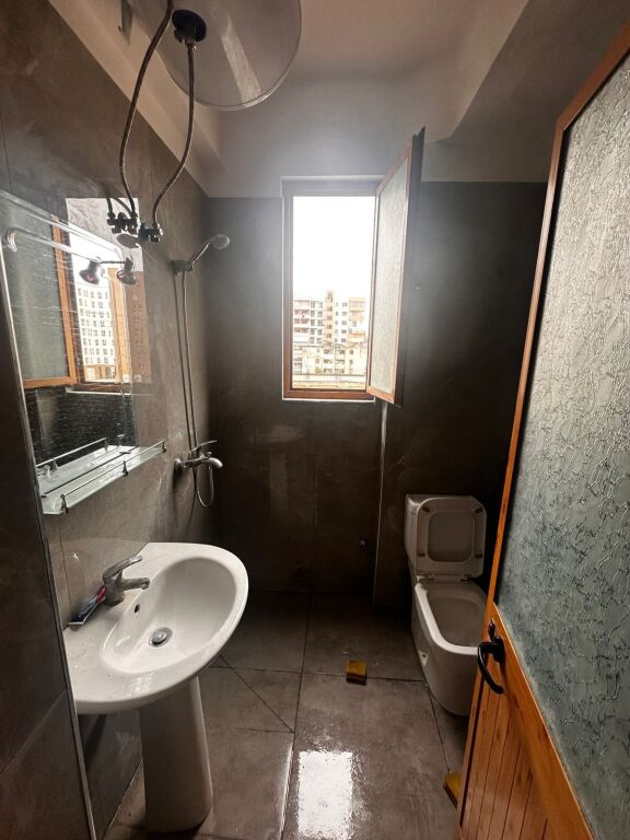 🏡 Shtëpi me qera 1+1 – Astir (përballë Vila L)