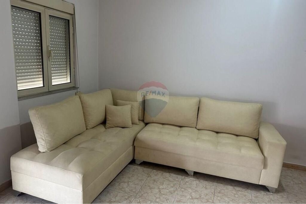 Apartment 3+1 for rent Pazari Ri