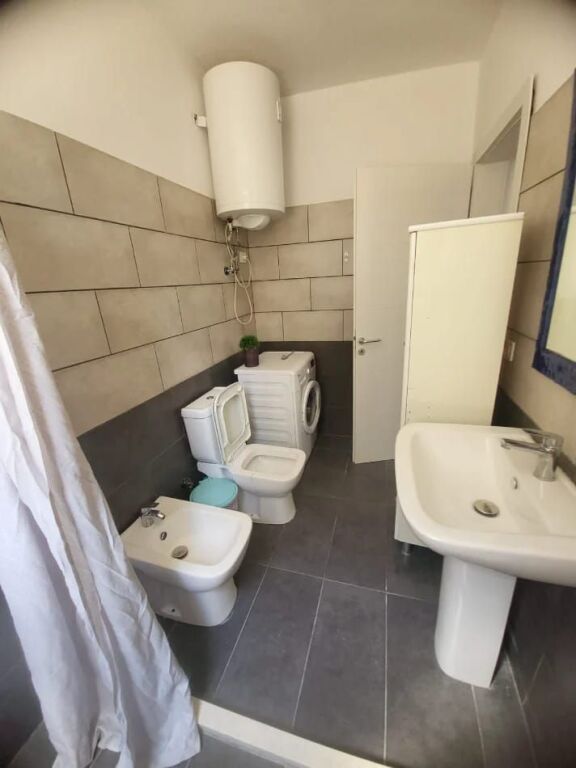APARTMENT 2+1. 300 EURO. TOM DOSHI COMPLEX