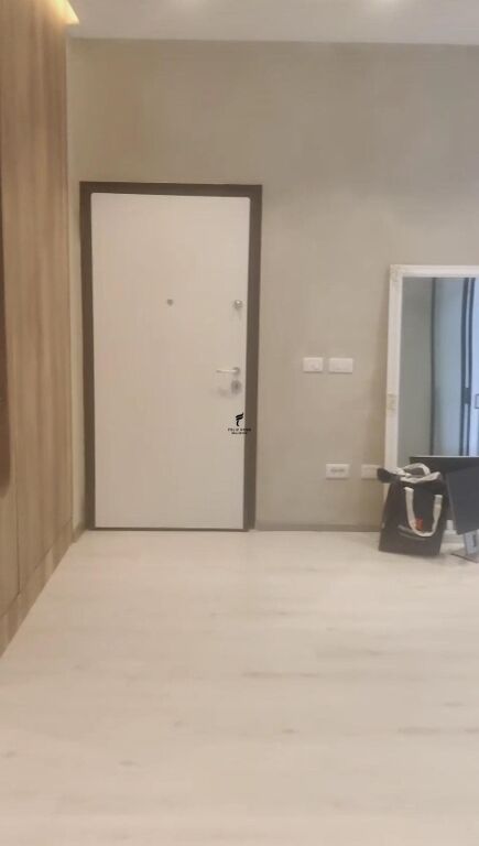 OFFICE FOR RENT 110 M2 BLLOK 260,000 LEKE FH-66665