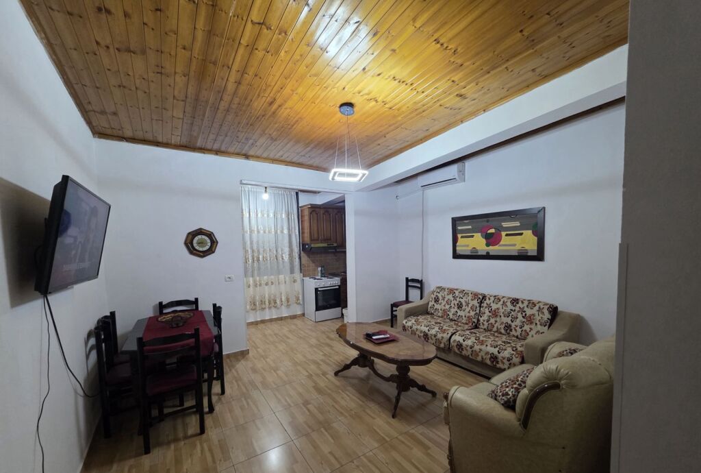 🏡 JEPET ME QERA APARTAMENT 1+1 – VARRI I BAMIT