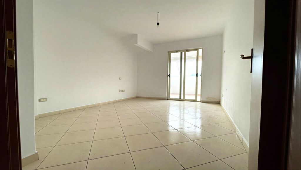Shitet Apartament 1+1 Kati 8 Me Ashensor