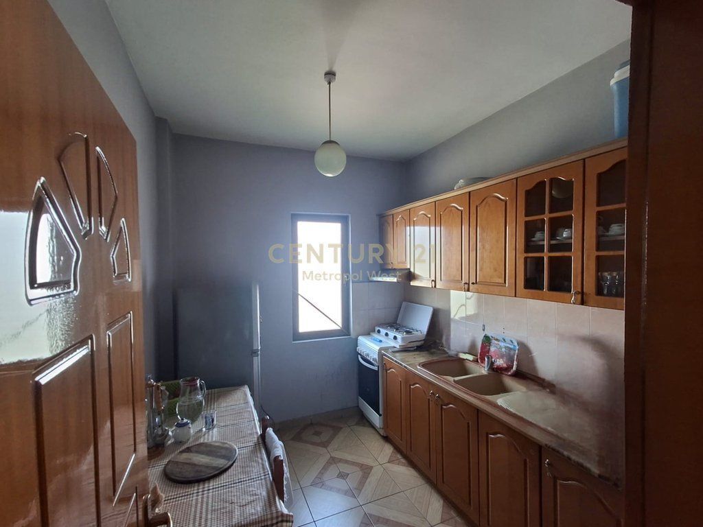 Shitet apartament 2+1, Don Bosko, përballë Gjykatës Administrative!