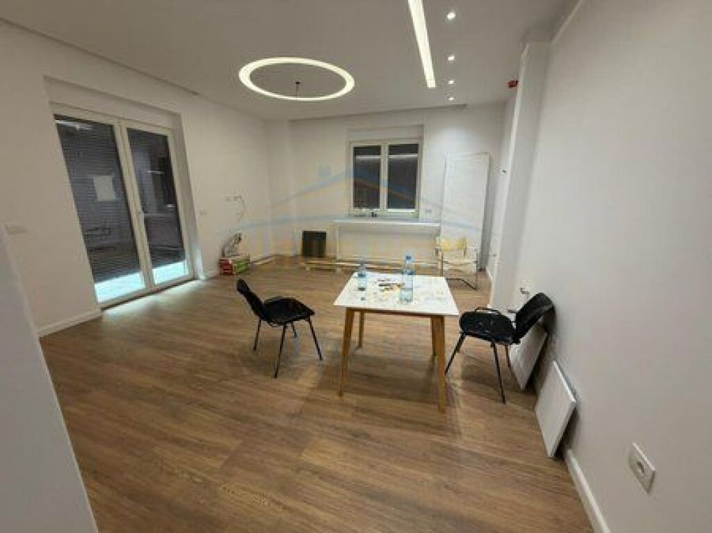 For sale, Apartment 1+1, Eduard Mano Street, Dry Lake, Tirana.