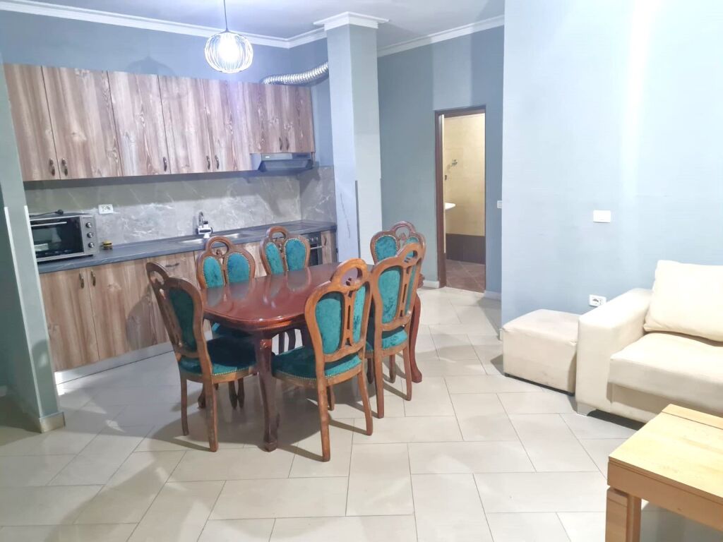 Appartamento 2+1 in affitto, 3° piano, 125 m², 500 € ad Astir