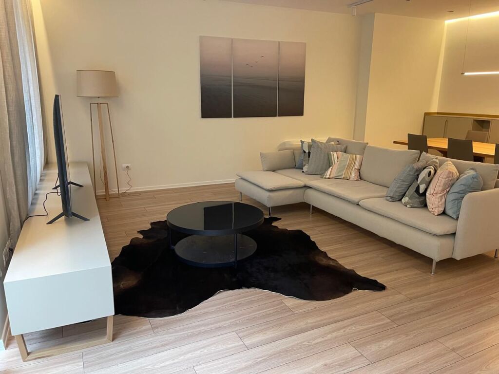 Villa moderna in vendita a Ellysium Residence, vicino a TEG