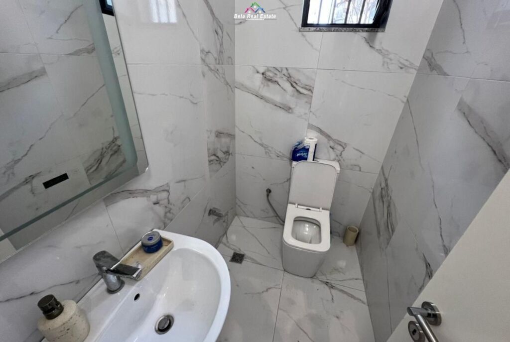 Negozio In Affitto A Bllok (ID BD21852) Tirane