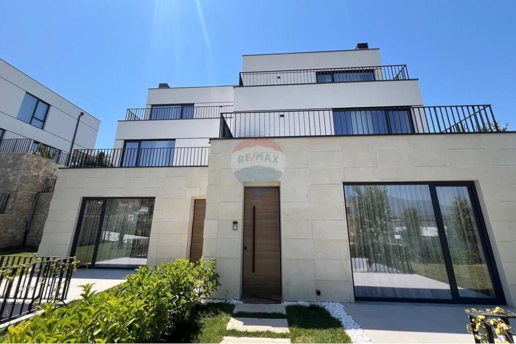 Villa - In Affitto - Vilat Forest, Tirana