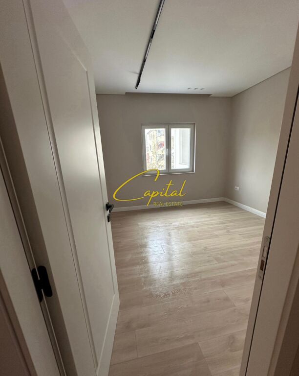 OFFICE FOR RENT 105 M2 DON BOSKO 850 EURO