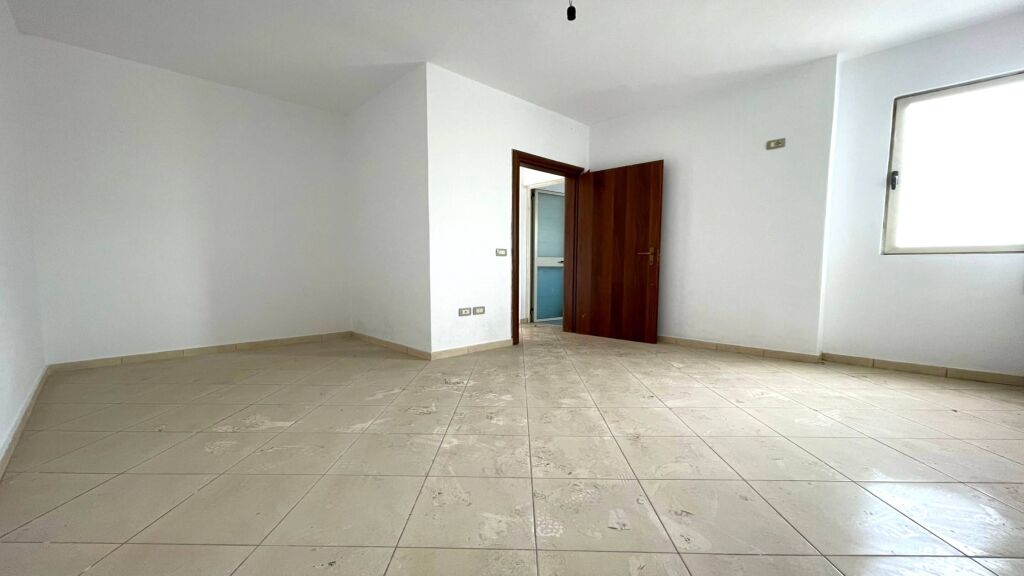 Shitet Apartament 1+1 Me Ashensor
