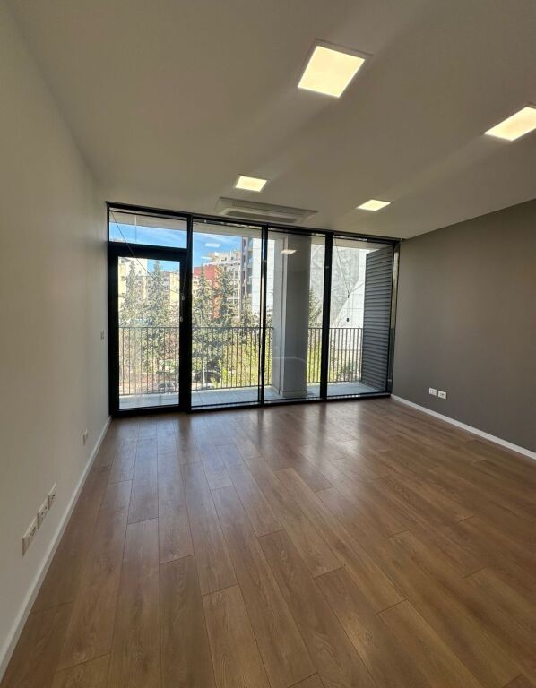 Ambient per zyre me qira te Lake View