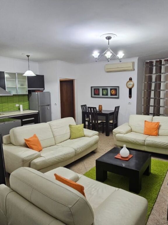 Apartament me qera 2+1+2 Rruga e Barrikadave