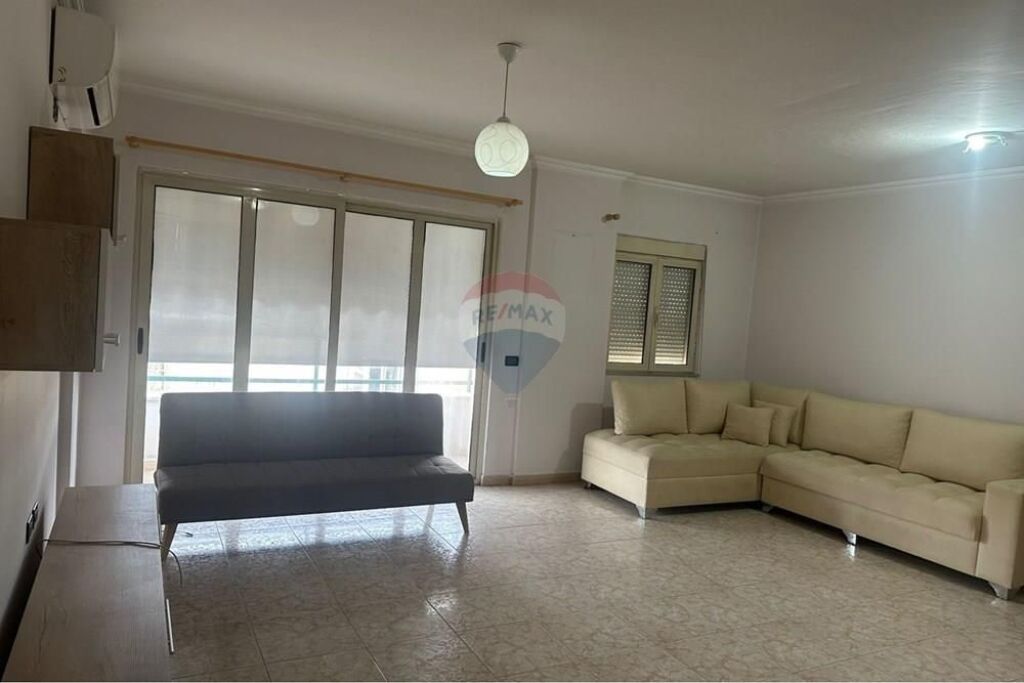 Apartment 3+1 for rent Pazari Ri