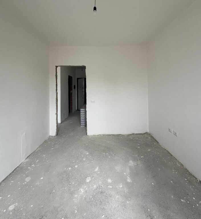 🏢 Shitet Apartament 2+1 – Kompleksi Mirabella, Xhamllik