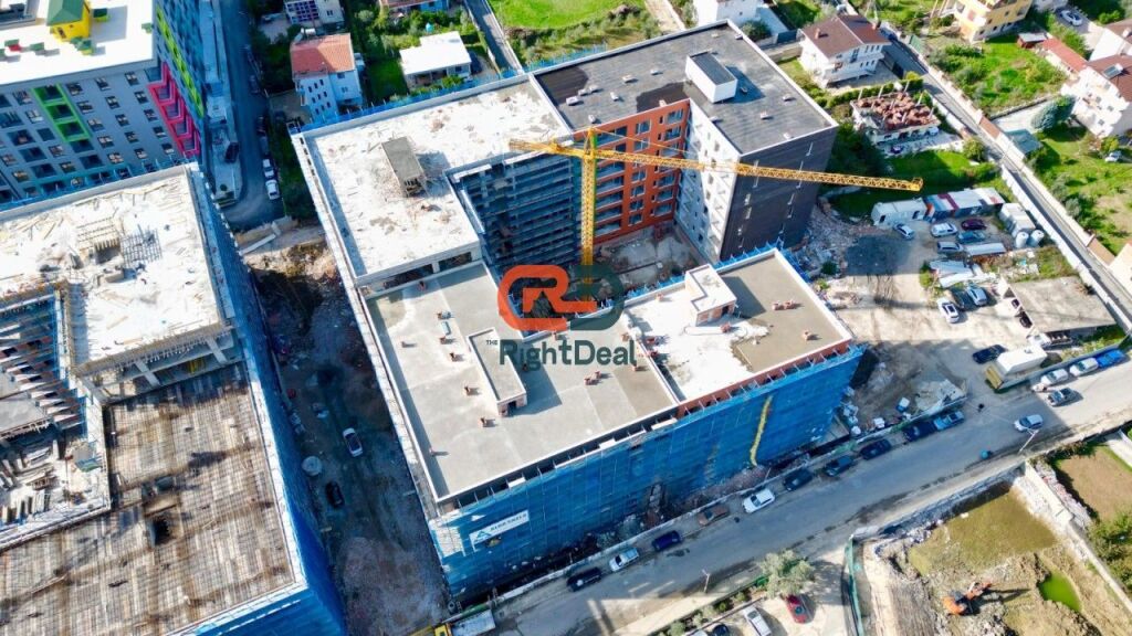 Okazion Kleringu !! Tek "Ringside Residences", Shitet Apartament 2+1 Me Planimetri Perfekte !!