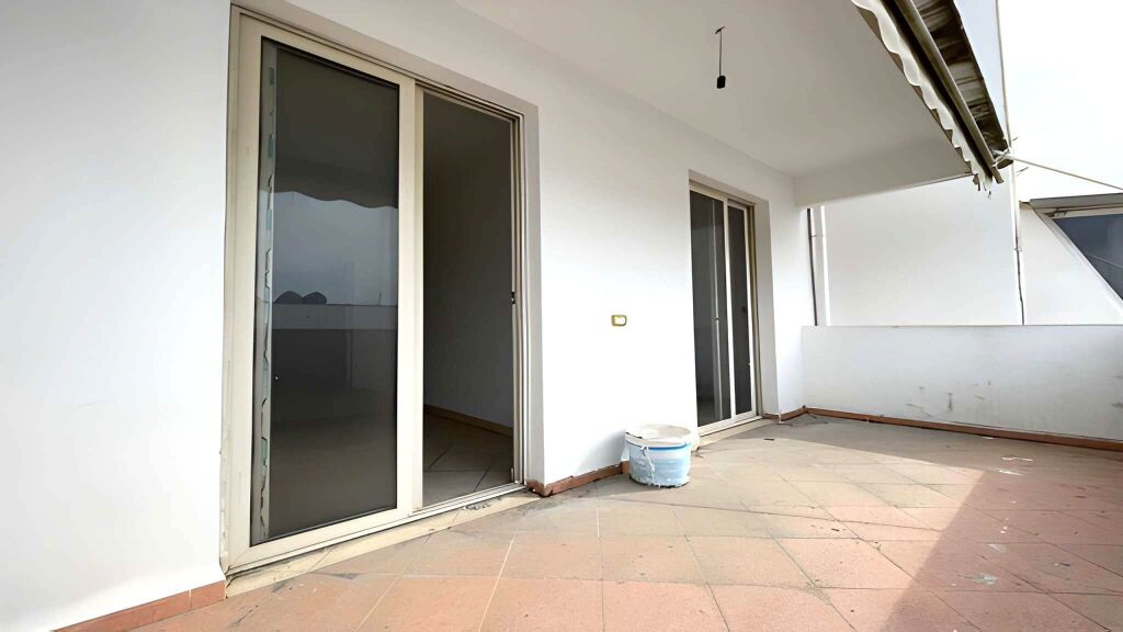 Shitet Apartament 1+1 Kati 8 Me Ashensor