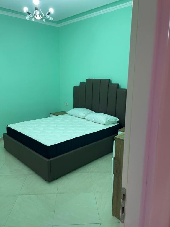 🏡 JEPET ME QERA APARTAMENT 1+1 – RRUGA E SARAÇEVE (QENDËR)