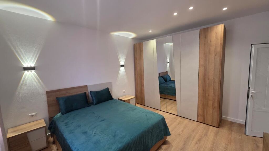 Apartament 2+1 me qera ,prane ish-Serat,Vlore