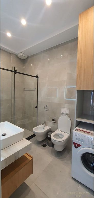 GARDEN BUILDING JAPIM ME QIRA APARTAMENT LUKSOZ 1+1 + POST PARKIMI