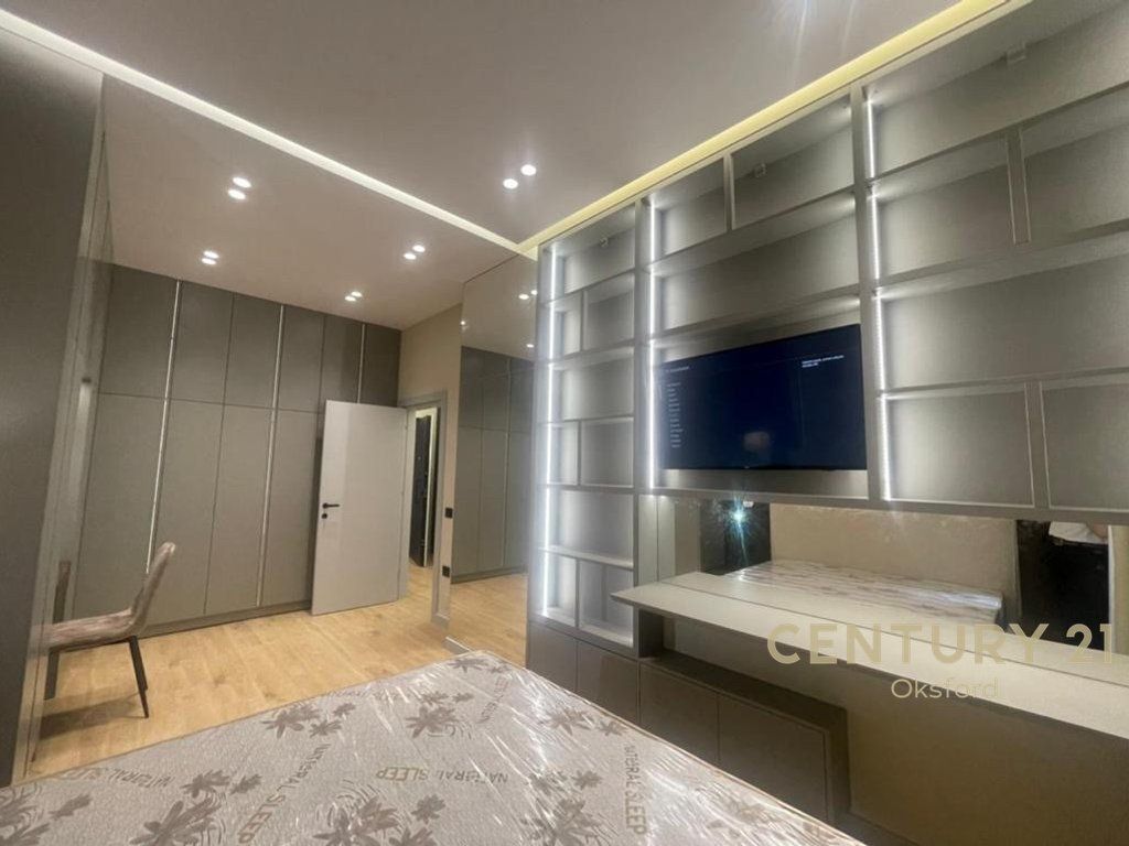 Affittiamo appartamento 1+1 a Square 21, in Via Kavaja!