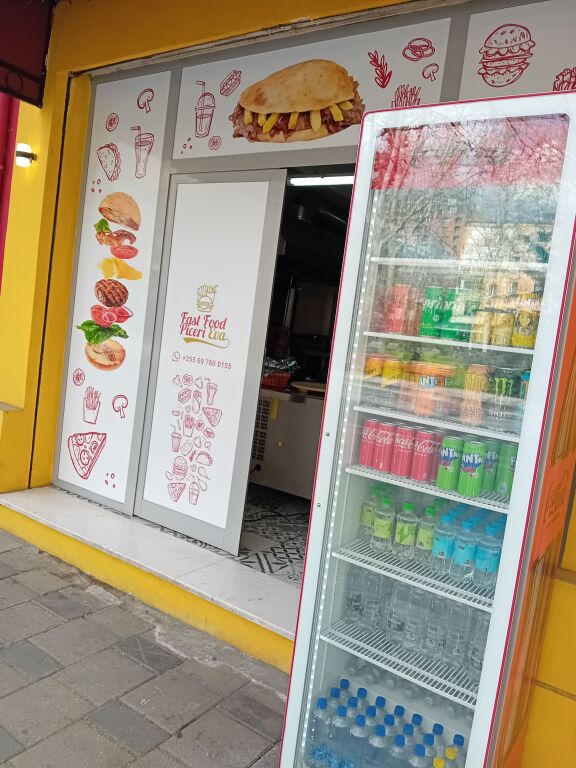 Fast food pizzeria business for sale. The premises 2 thousand euros monthly rent.