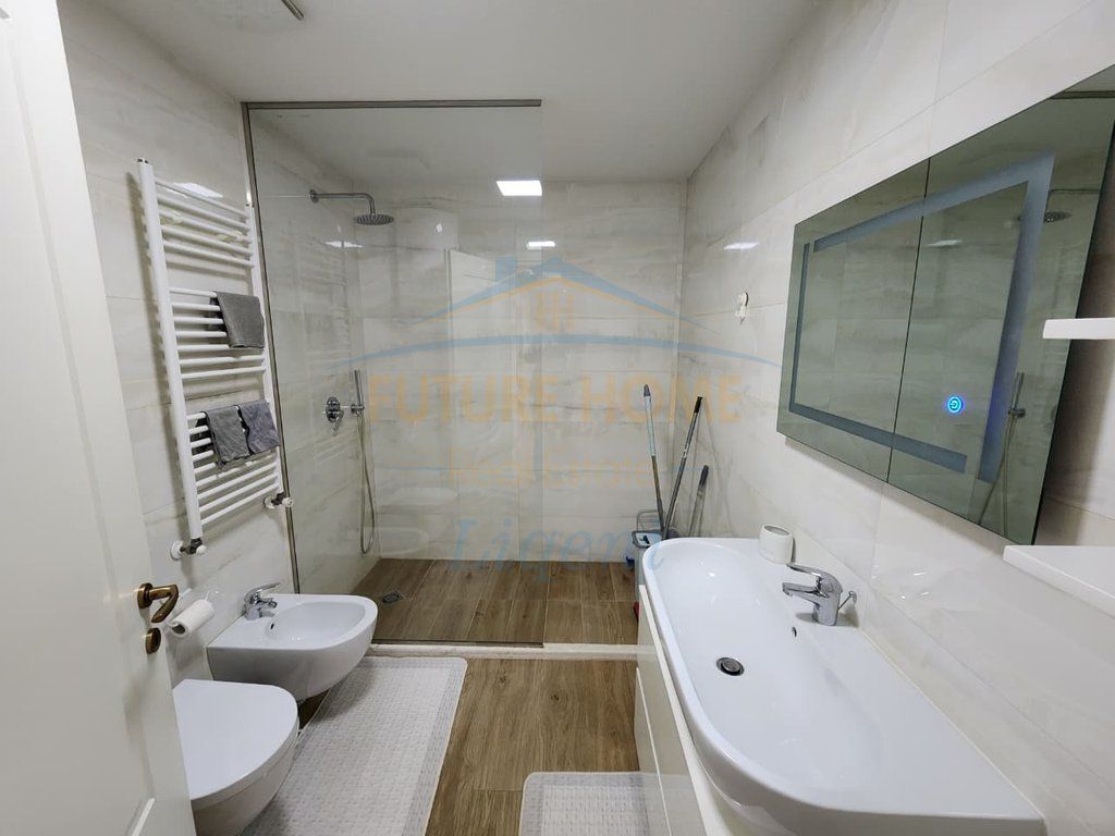 Qira, Apartament 2+1+ Post Parkimi, Rruga e Kosovarëve, Tiranë.