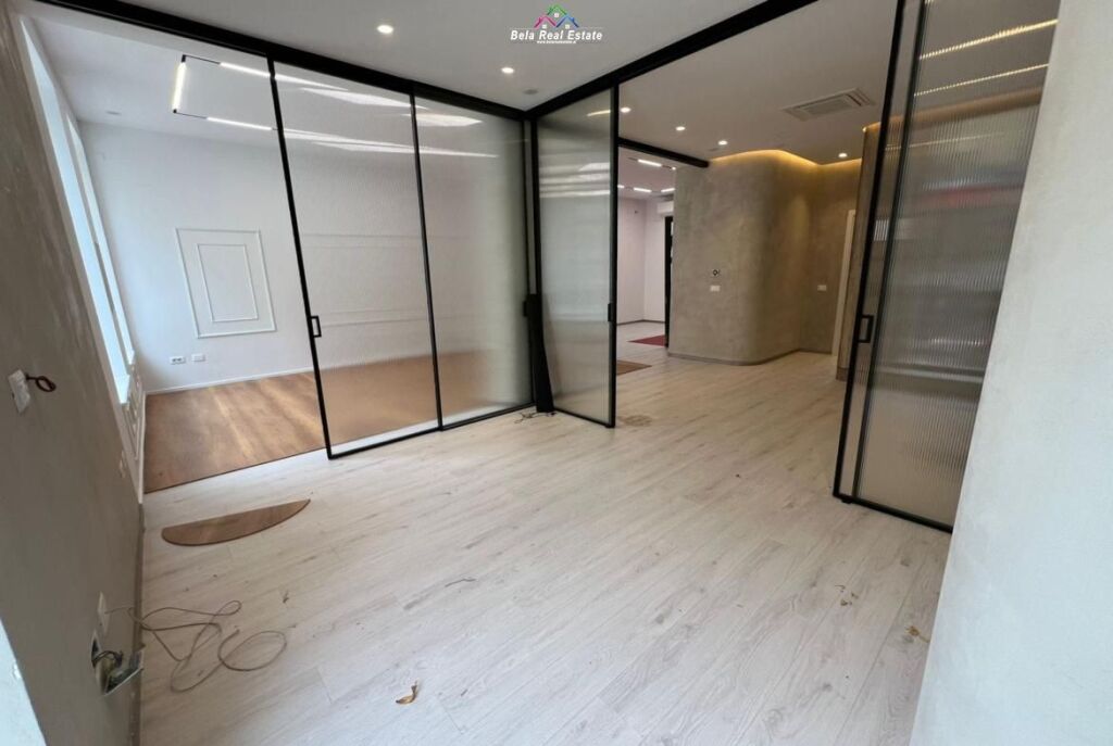 Negozio In Affitto A Bllok (ID BD21852) Tirane