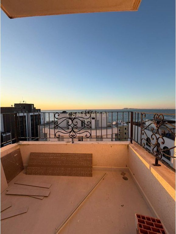 PISCINA CON VISTA MARE IN VENDITA, AUTO IN VENDITA!!