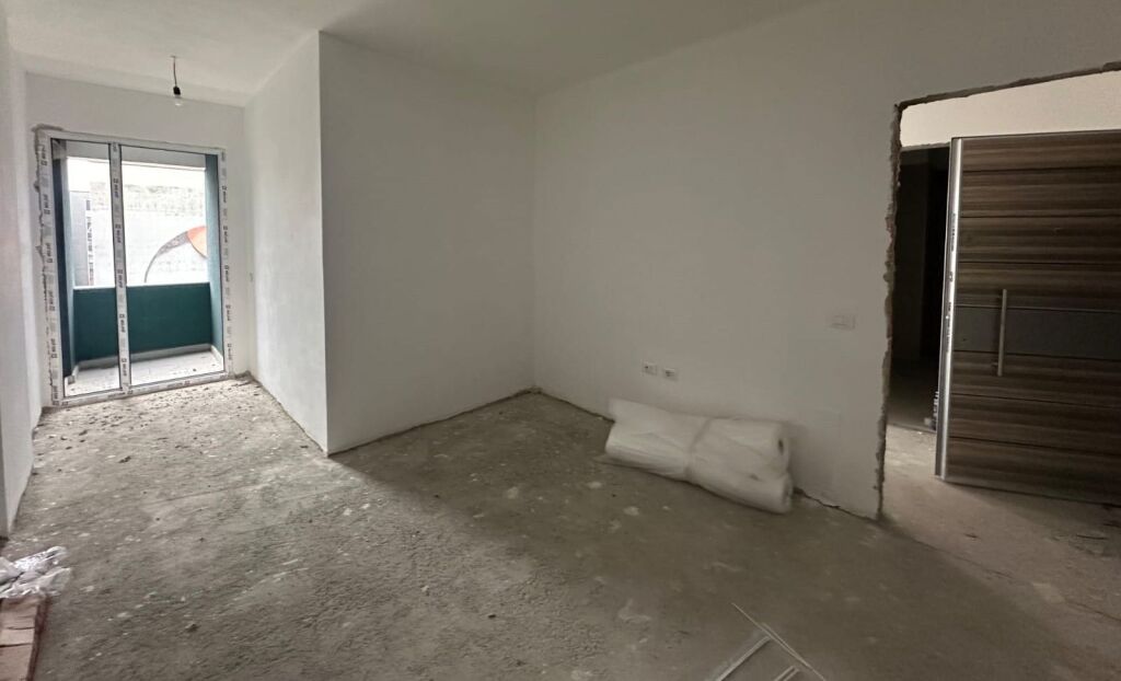 🏢 Shitet Apartament 2+1 – Kompleksi Mirabella, Xhamllik