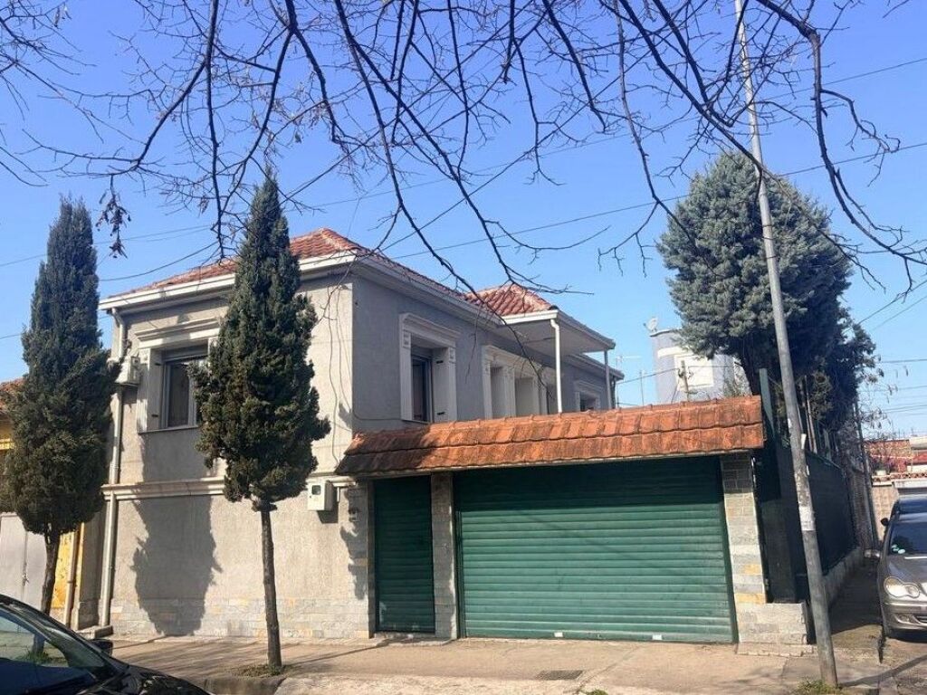 Qera, Vilë, Selvia, Tiranë