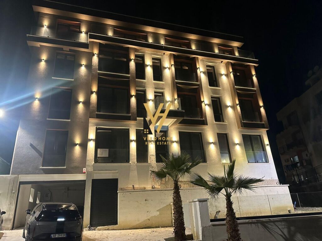 SI AFFITTA EDIFICIO 1.100 M2 A KODRA E DIELLIT 8.500 EURO