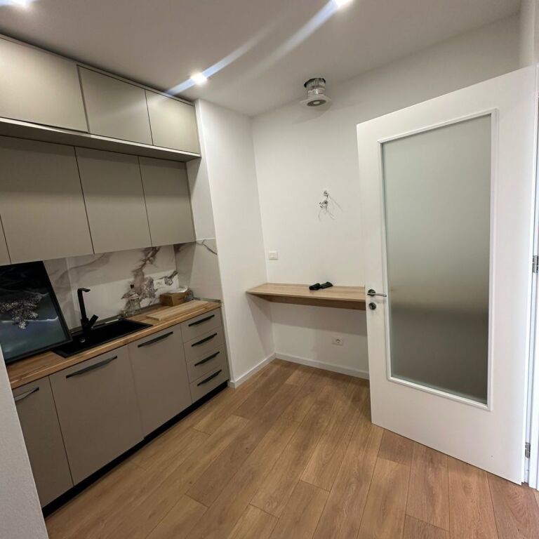 📌 Jepet Ambient Zyre me Qira – Lake View, pranë Liqenit Artificial 📍