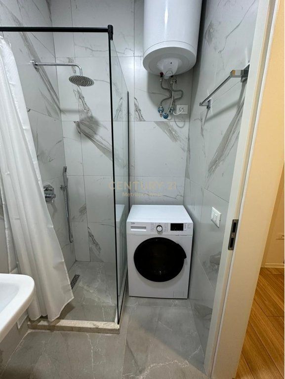 Apartament ne shitje 1+1+Post Parkimi, Ali Demi - Mangalemi
