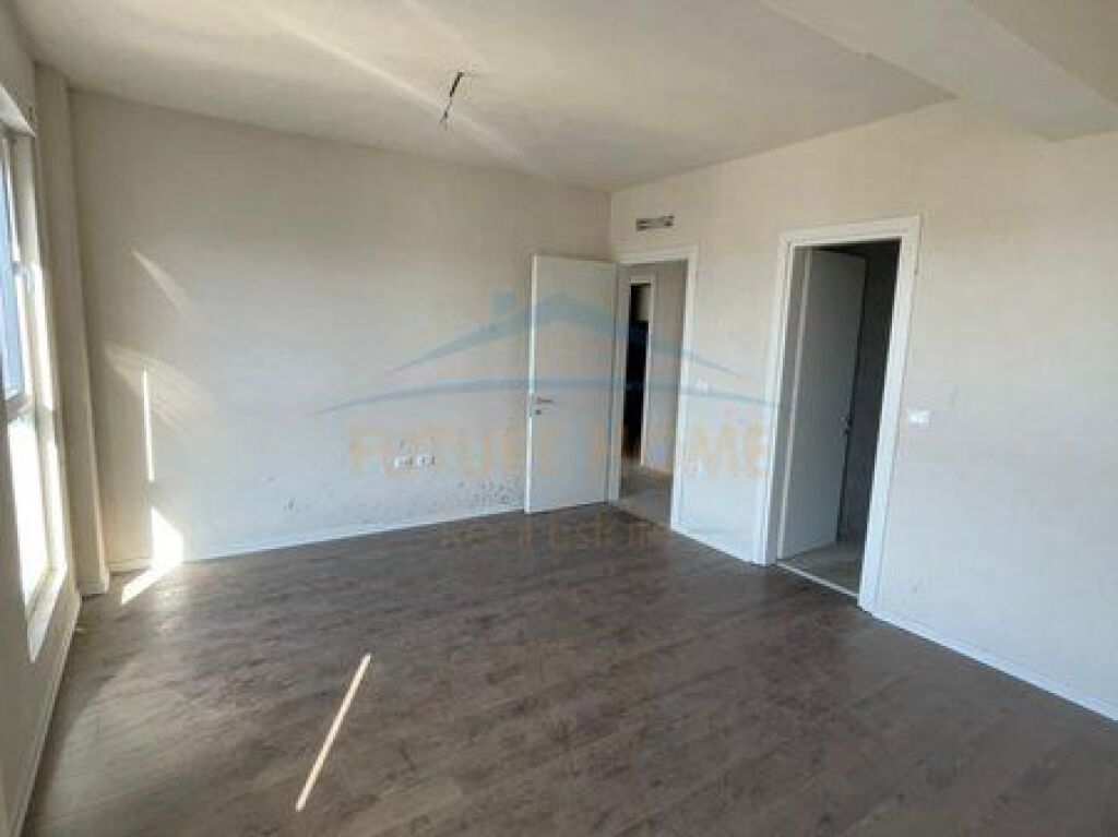Shitet, Apartament 2+1+2, Trio Towers, Don Bosko