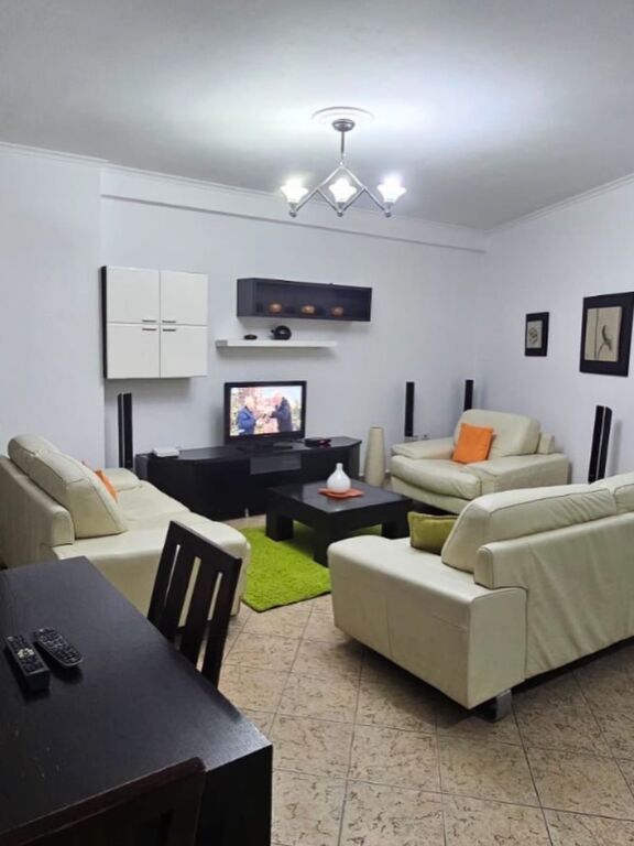 Apartament me qera 2+1+2 Rruga e Barrikadave