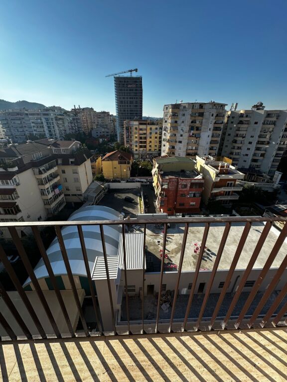 AFFITTASI UFFICIO 2+1 ALTANA RESIDENCE