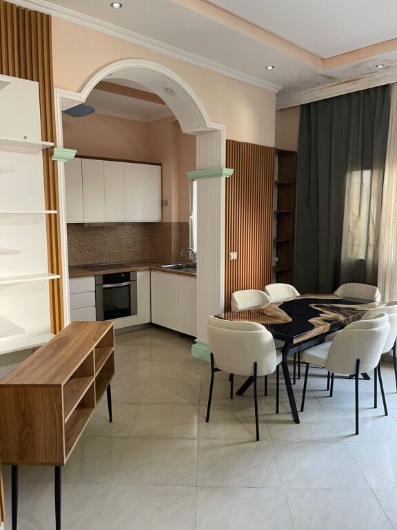 🏡 JEPET ME QERA APARTAMENT 1+1 – RRUGA E SARAÇEVE (QENDËR)